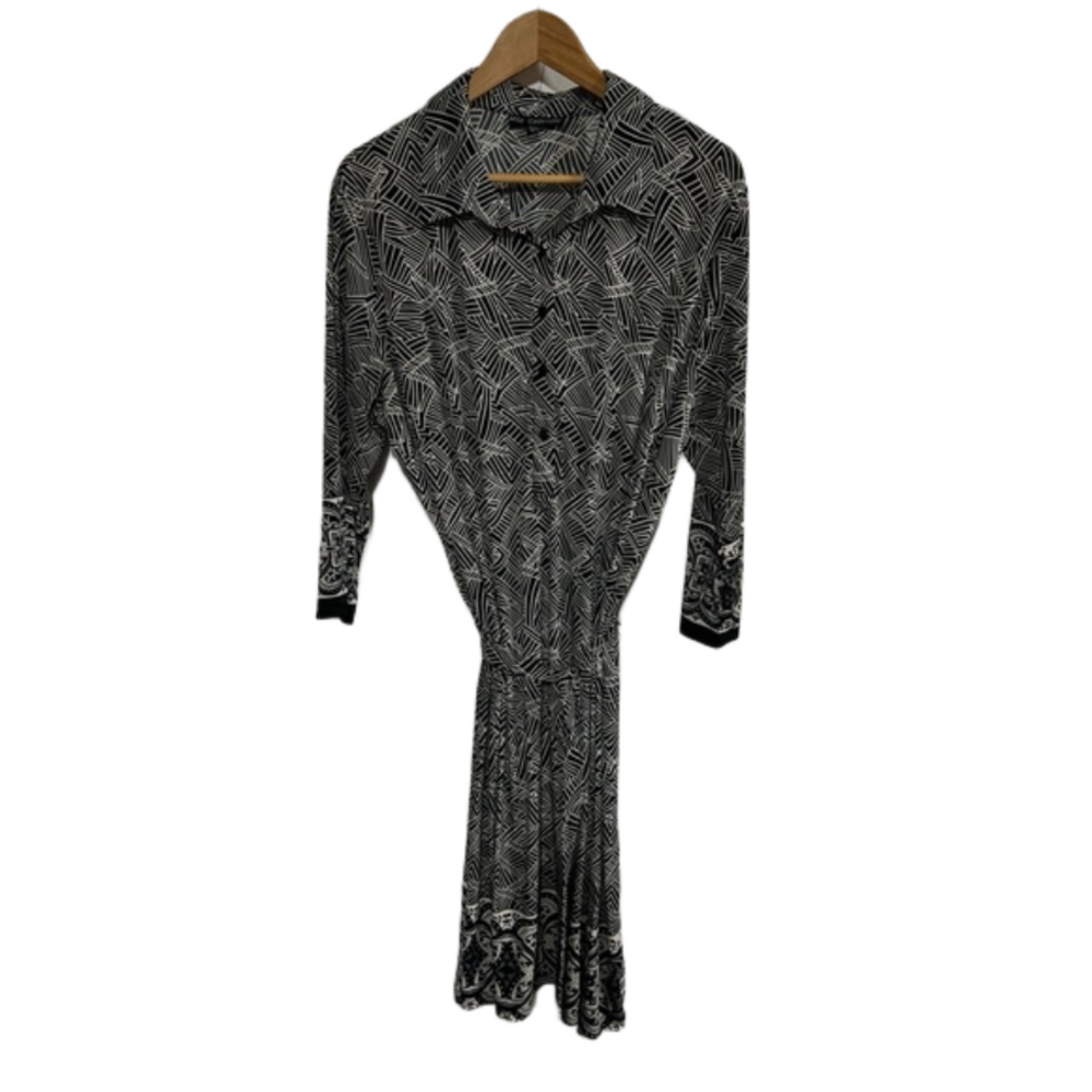 Mlle Gabrielle XL dress bottom closure from waist up. 3/4 sleeves